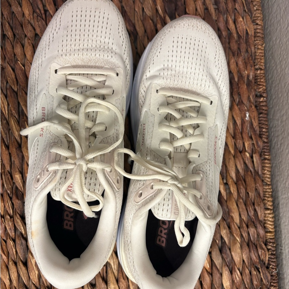 Brooks Women's Beige Athletic Shoes - Picture 2 of 4